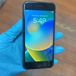 iPhone 8  64GB unlockedThe battery is very good