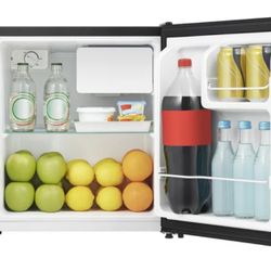 Hisense 1.6 Cu. ft. Single Door Mini Fridge, Black