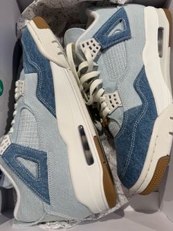 Women’s Air Jordan Retro 4