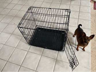 🐕 small dog kennel - $20 🐕