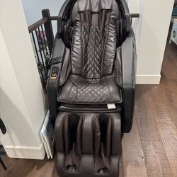 Questions and Answers for TITAN Yamato Series Black Faux Leather Reclining 2D Massage Chair with Heated Seat and Bluetooth Speakers