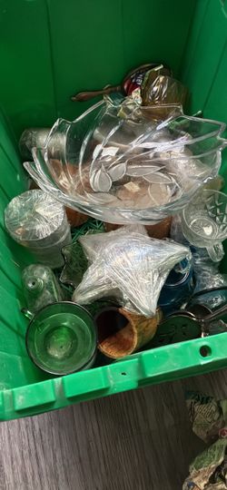 Assorted glass items