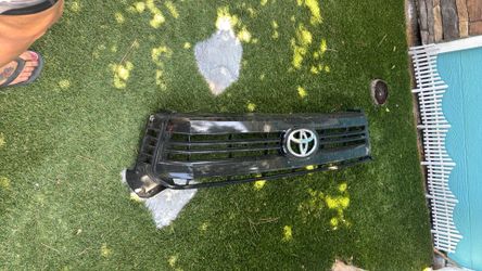 Toyota tundra grill