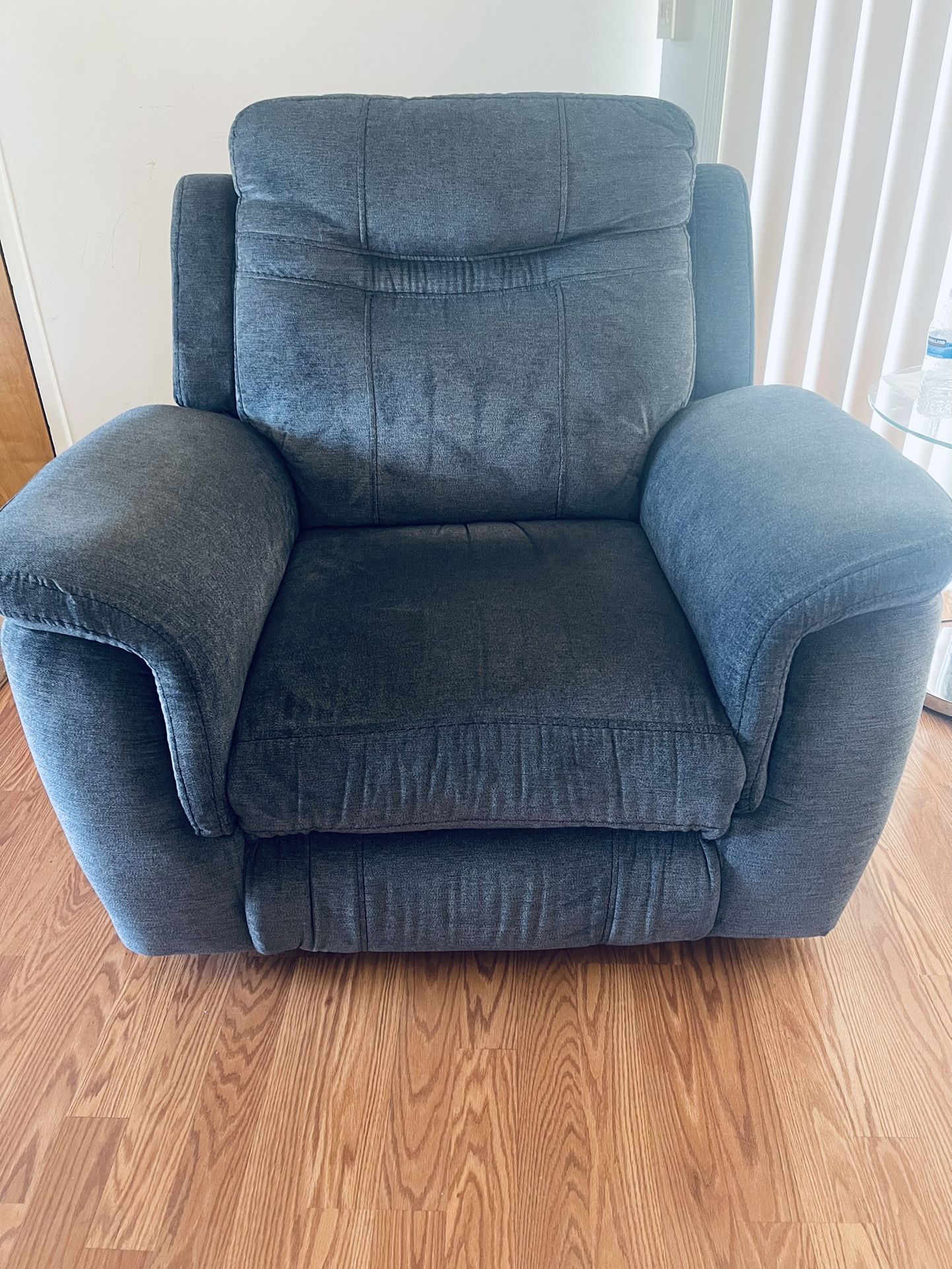 Power Loveseat recliner & Single Power recliner