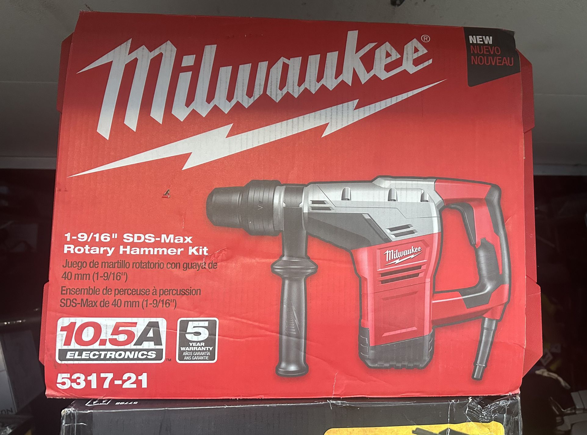 Milwaukee SDs Max 1-9/16 Hammer Drill (new)