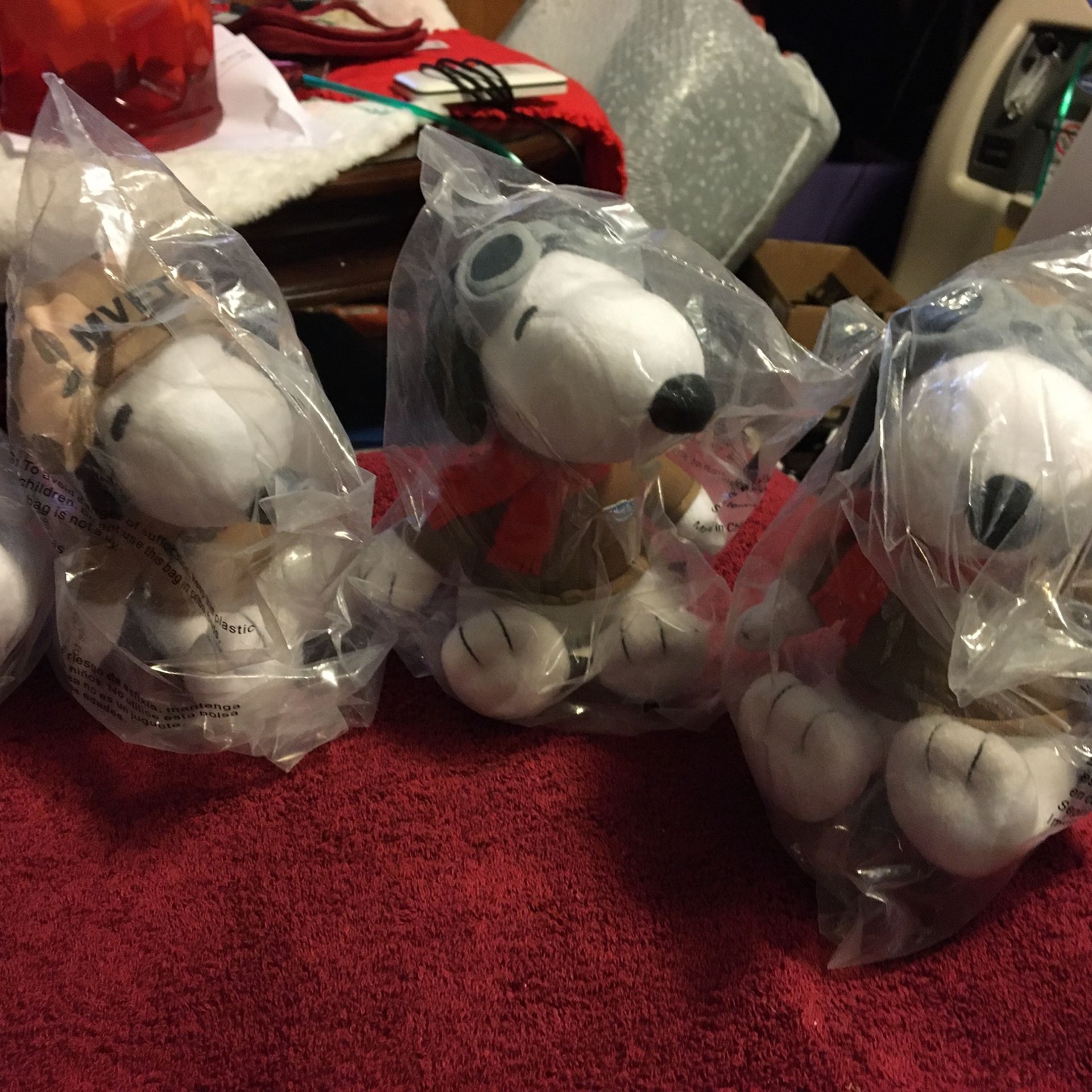 Hello Snoopy Is Ready For Flight 555 (new Never Open 4 Of Them For Jus 3.00 For All Make Good Gift Fir Some One Small
