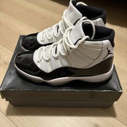 Air Jordan 11 Concord