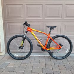 SPECIALIZED PITCH COMP 27.5 INCH MOUNTAIN BIKE LIKE NEW ( CHECK MY OTHER BIKES)