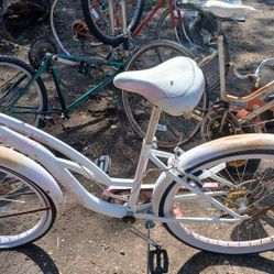 Bicycles 10 Speeds Beach Cruzer 