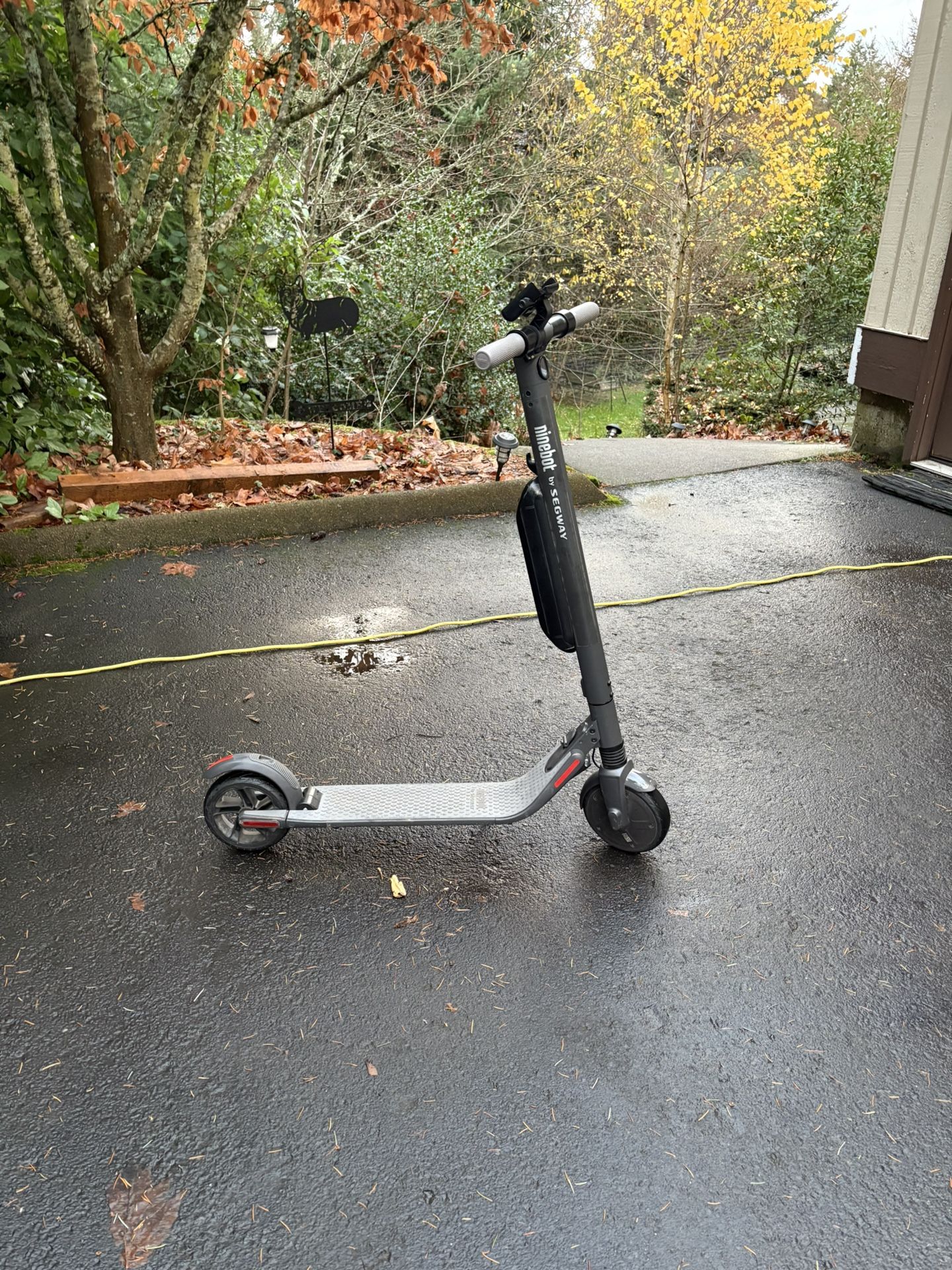 Segway Ninebot ES4 Electric Scooter