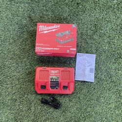 Milwaukee M18 Dual Bay Simultaneous Rapid Charger