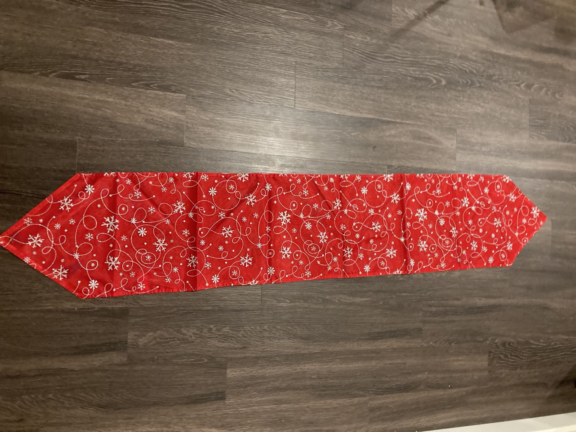 Snowflake Table Runner
