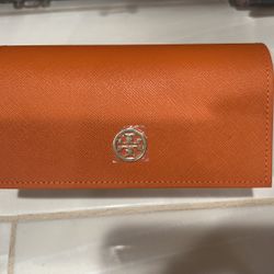 Tory Burch sunglasses case