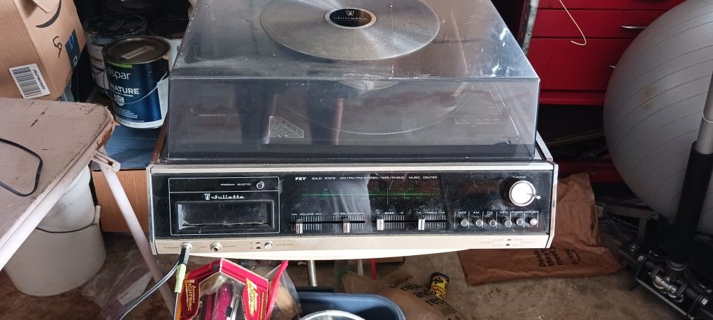 Vintage Juliette Turntable 8 Track AM/FM Record Player Retro