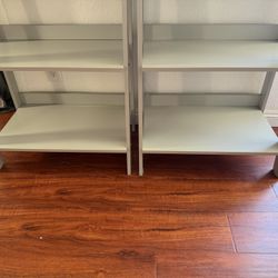 Ladder Bookshelf x1