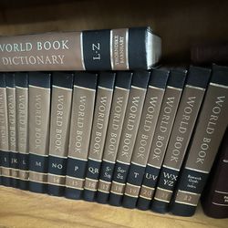  1976 world encyclopedia Plus 2  Dictionaries 