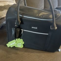 Brand New Pet Carrier. *AIRLINE APPROVED*