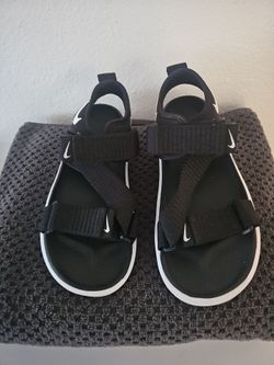 Nike women vista strappy sandals