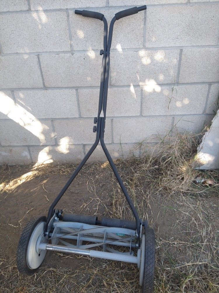 Manual Push Lawn Mower works great
