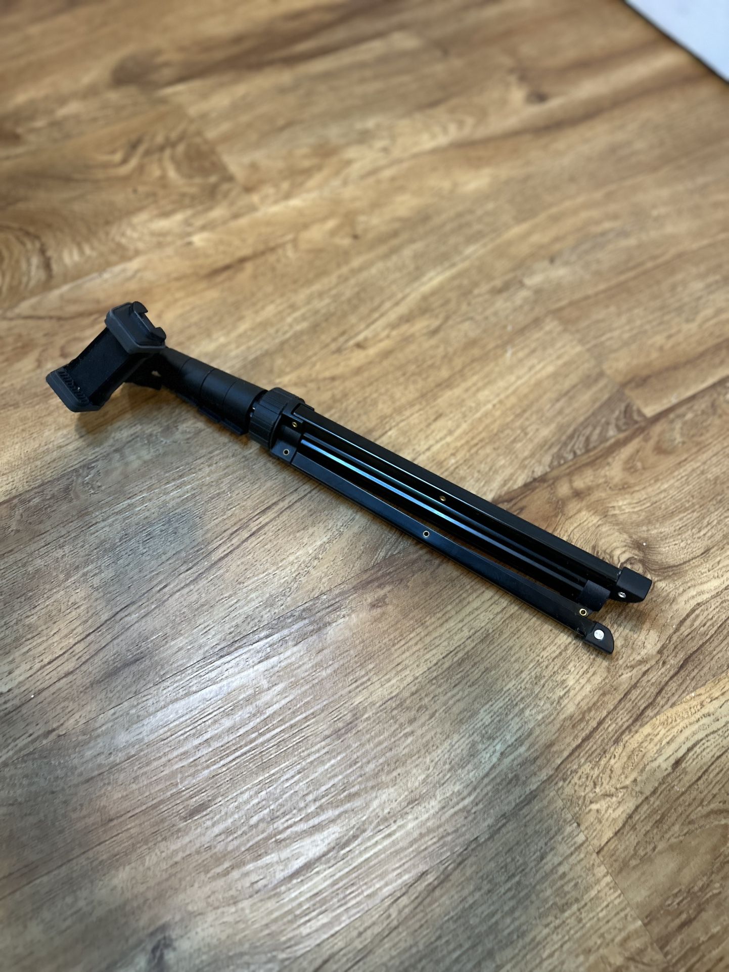 iPhone/Android Tripod w/ Bluetooth Remote – Extends to 52” – Hawthorne Pickup