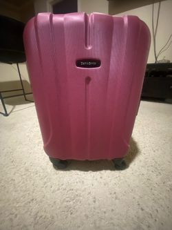 magenta Samsonite Fiero Spinner