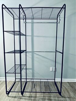 DRESSER/CLOTHING RACK
