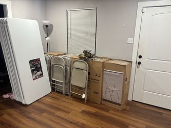 Tables/Foldable Chairs