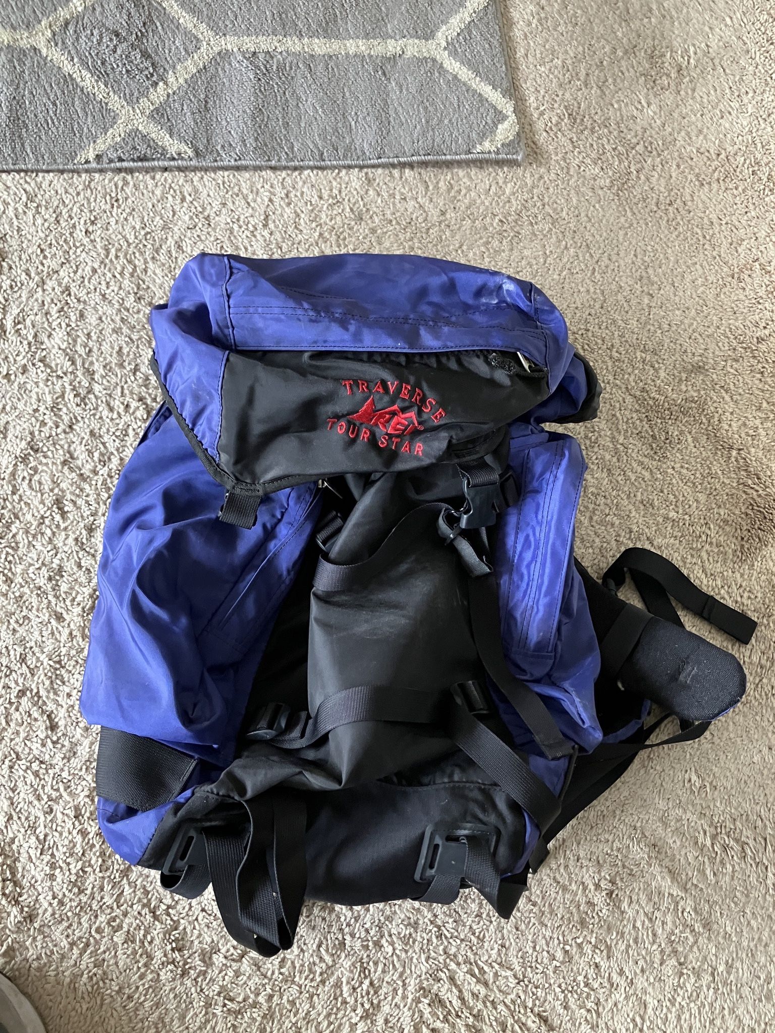 REI TRAVERSE TOUR STAR Hiking Climbing and Camping
