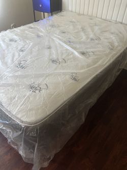 Full size mattress