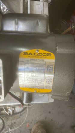 Baldor industrial moto r.      New never use      Original pride $600.     I’m sling. $100