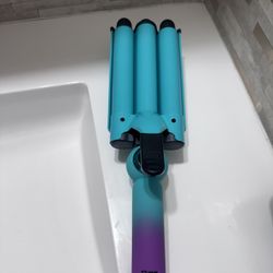 Bed Head TIGI Beach Waver – Triple Barrel Curling Iron