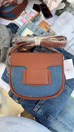 Rue 21 cross bag