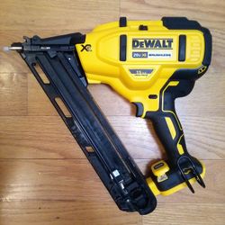 DeWalt 20V MAX XR 15 Gauge Finish Nailer 