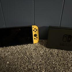 Nintendo switch working good 128GB (doesn’t come with charger or joycon grips)