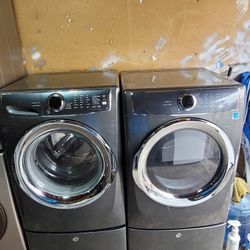 Electrolux Front Loading Washer And Gas Dryer Set With Pedestals 