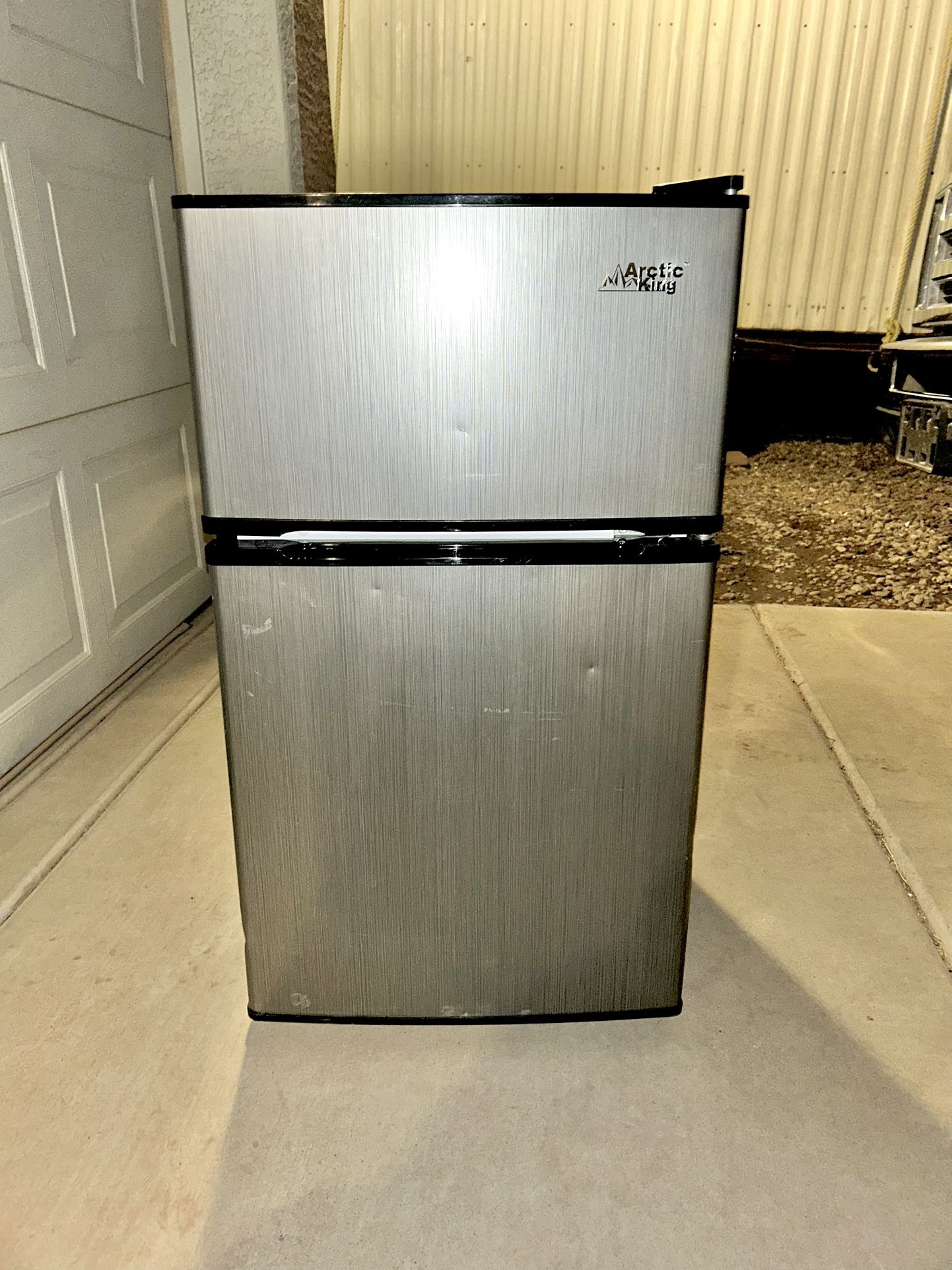 Mini Fridge/Freezer - Artic King