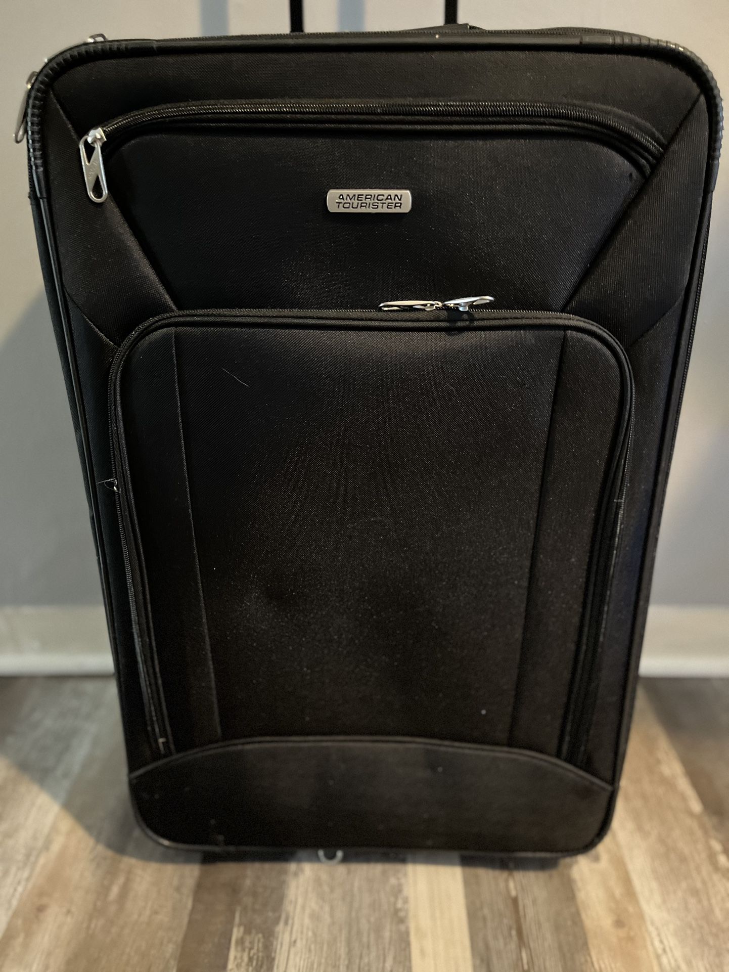 28” Pulley Suitcase/black //30.00