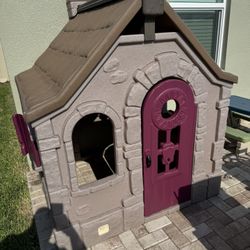 Kids Outdoor Playhouse