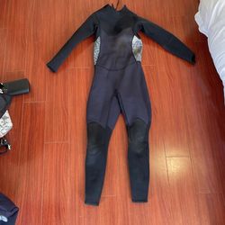 Womens medium Wet Suit 
