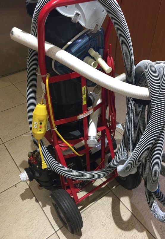 Tomcat TopGun Pro Portable Pool Vacuum Cleaner 1 1/2 hp Used In working