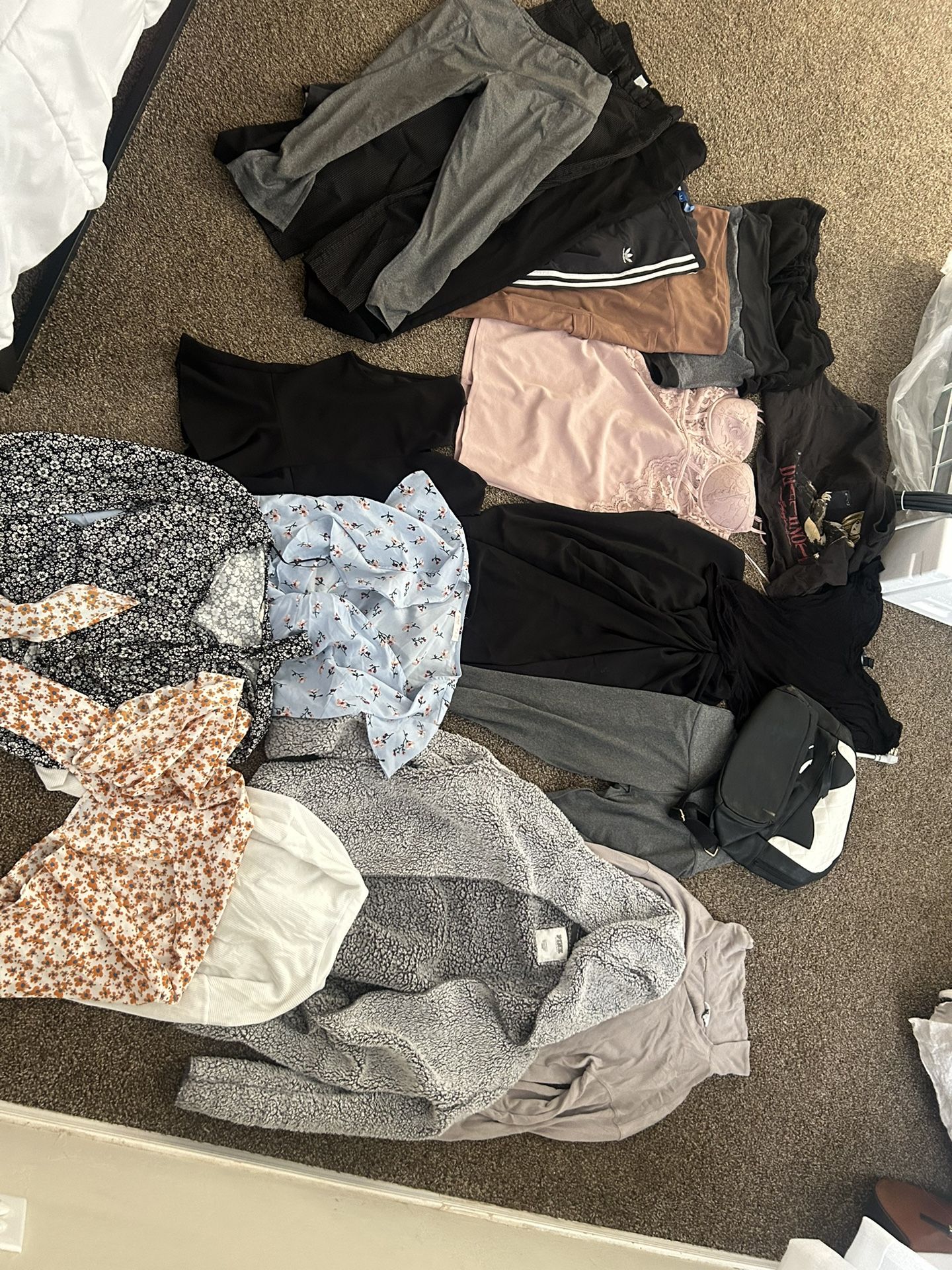 18 PCs Women Clothes