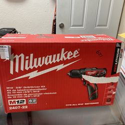 Milwaukee 2407-22 Drill