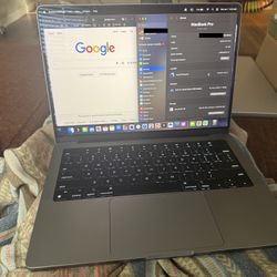 Gaming Laptop - MacBook Pro 14" - 12 core CPU, 19 core GPU, 1TB storage, 32GB memory (2023 M2 Pro Chip)