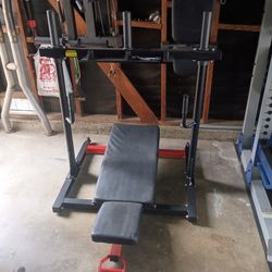 VERTICAL LEG PRESS MACHINE