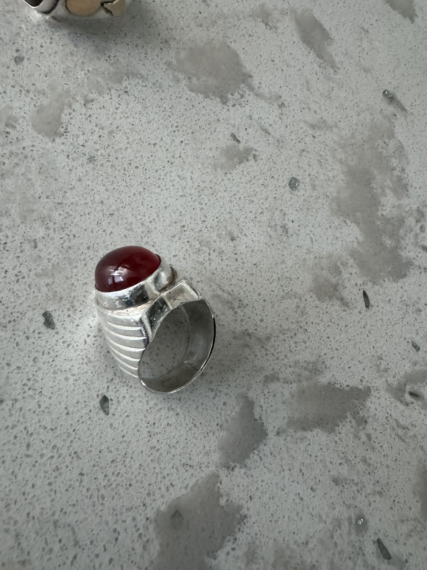 Traditional Sliver Ring Aqeeq