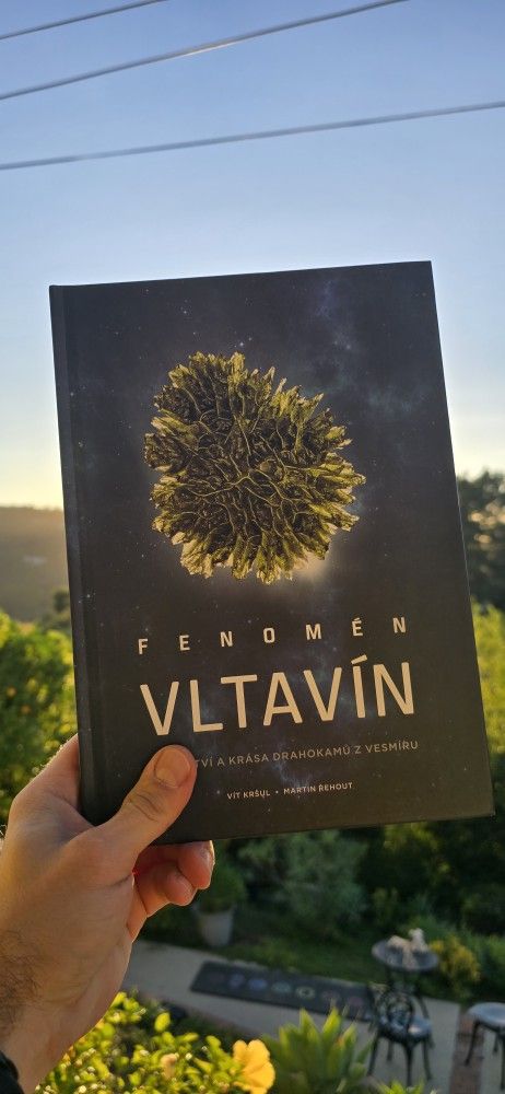 Fenomén Vltavín – The Moldavite Phenomenon (Signed Czech Collector’s Edition)