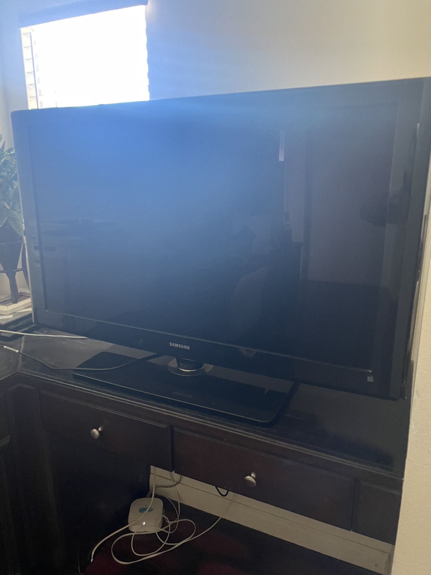Samsung TV 47’ Works Perfect LCD 