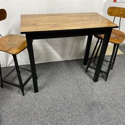 Table with Chairs 