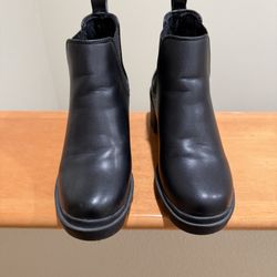 Steve Madden Chelsea Boots 7.5