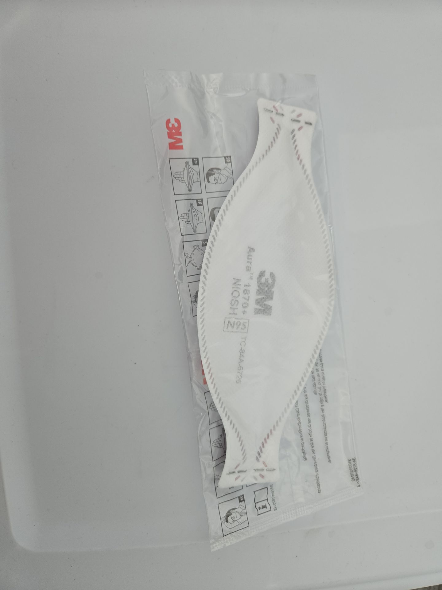 3M 1870+ Aura N95 Health Care Particulate Respirator & Surgical Mask